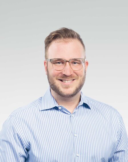 Jonas Koller, MLaw, ist Rechtsanwalt und Notar in Zug.