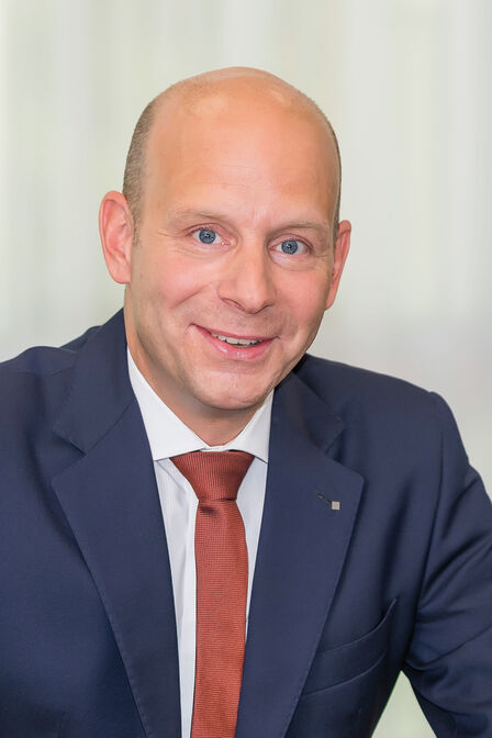 «Das Interesse am Abschluss von längerfristigen Festhypotheken ist gestiegen, da sich die Kunden die tiefen Zinssätze länger sichern möchten.» Stefan Studer, Mitglied der Geschäftsleitung der Luzerner Kantonalbank LUKB.